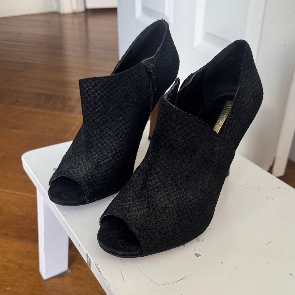 Audrey Brooke Black Textured Peep-Toe Heeled Booties